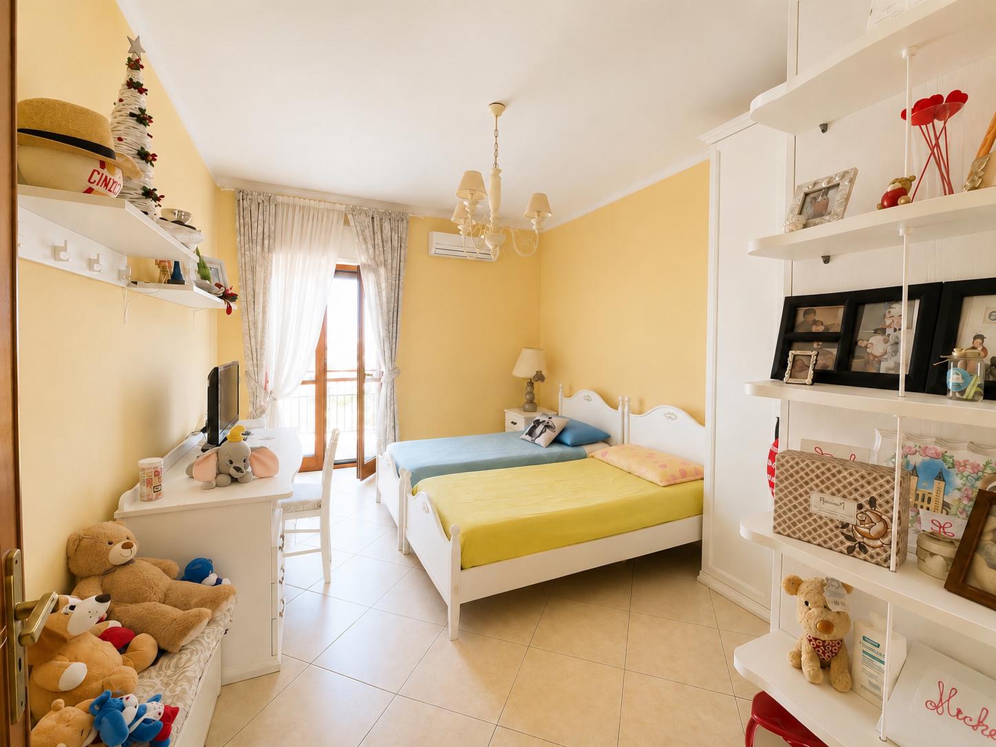 San Pasquale (via Oberdan) 4 vani+doppi acc.+2posti auto